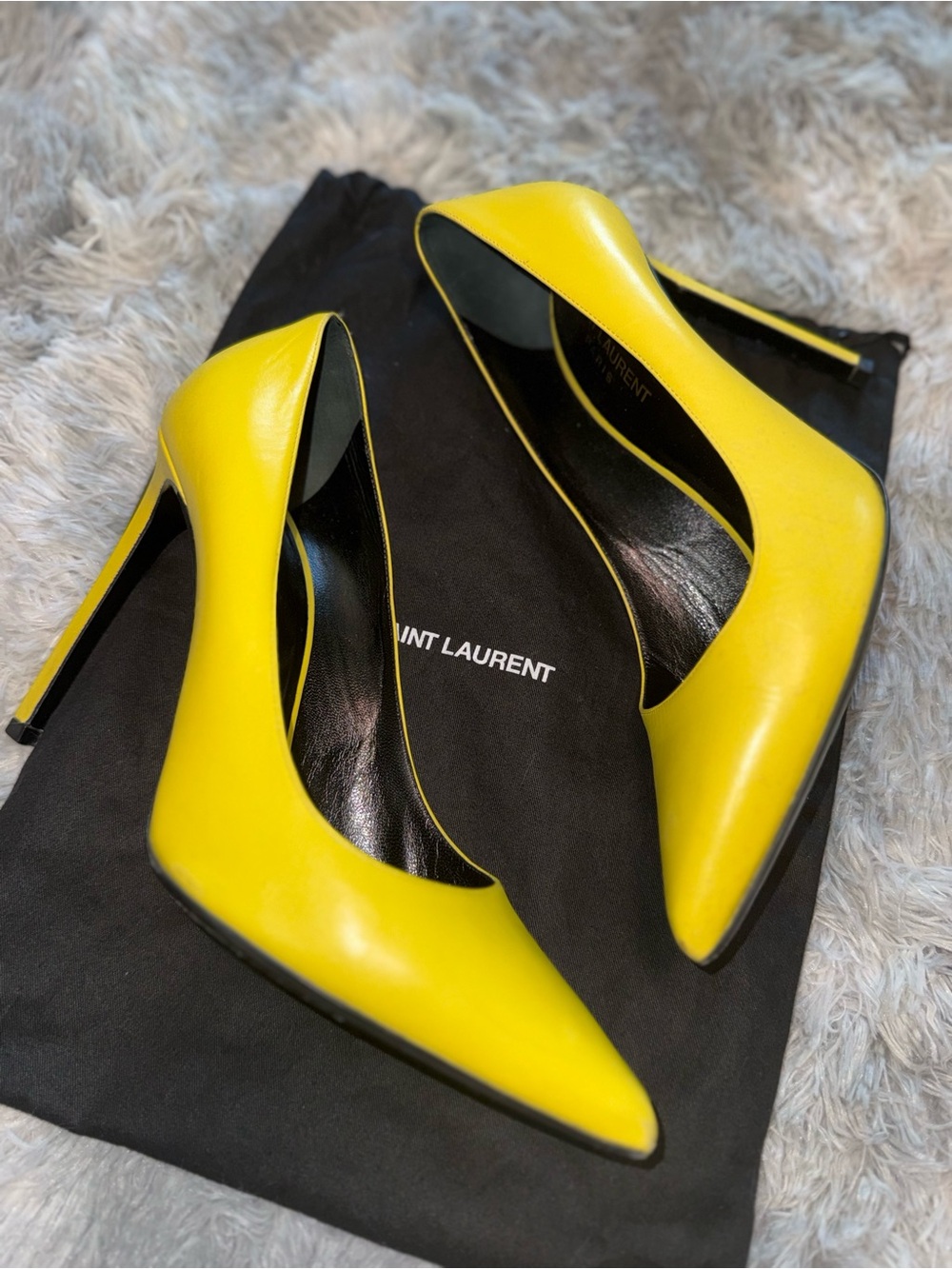 Saint Laurent Yellow Pointed-Toe Leather Pumps - Picture 2 of 6